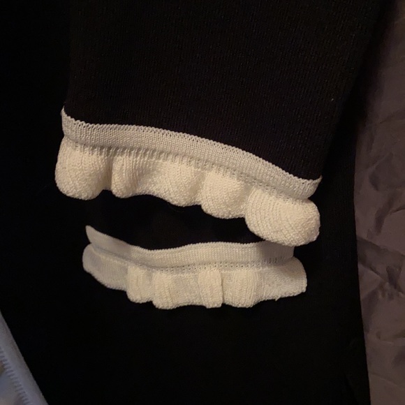 A Beautiful Misook Shell and Sweater - Picture 6 of 6